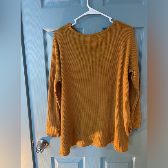 American Eagle light sweater - Picture 3 of 3